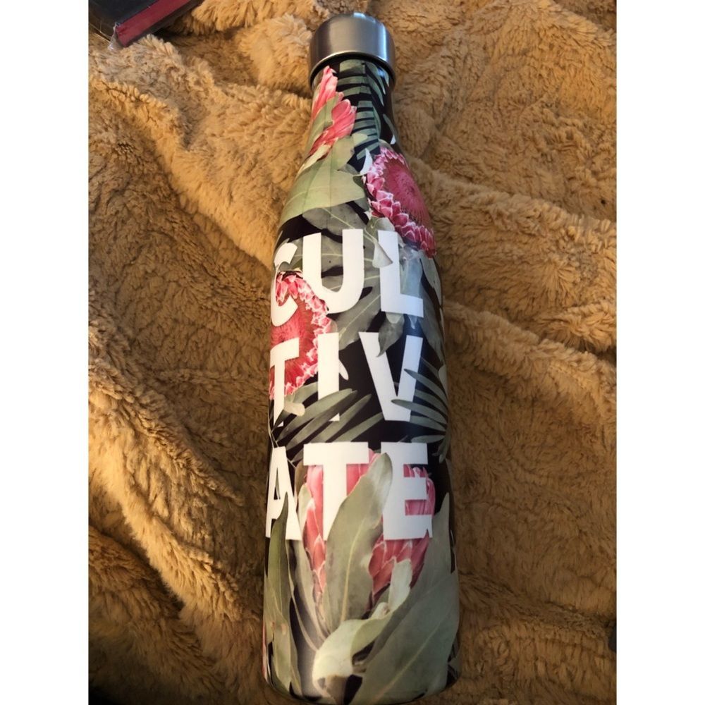 Cultivate Studio Oh! 🚰Water Bottle ✨NEW✨!✨